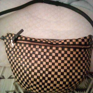 Clair V Shoulder Purse